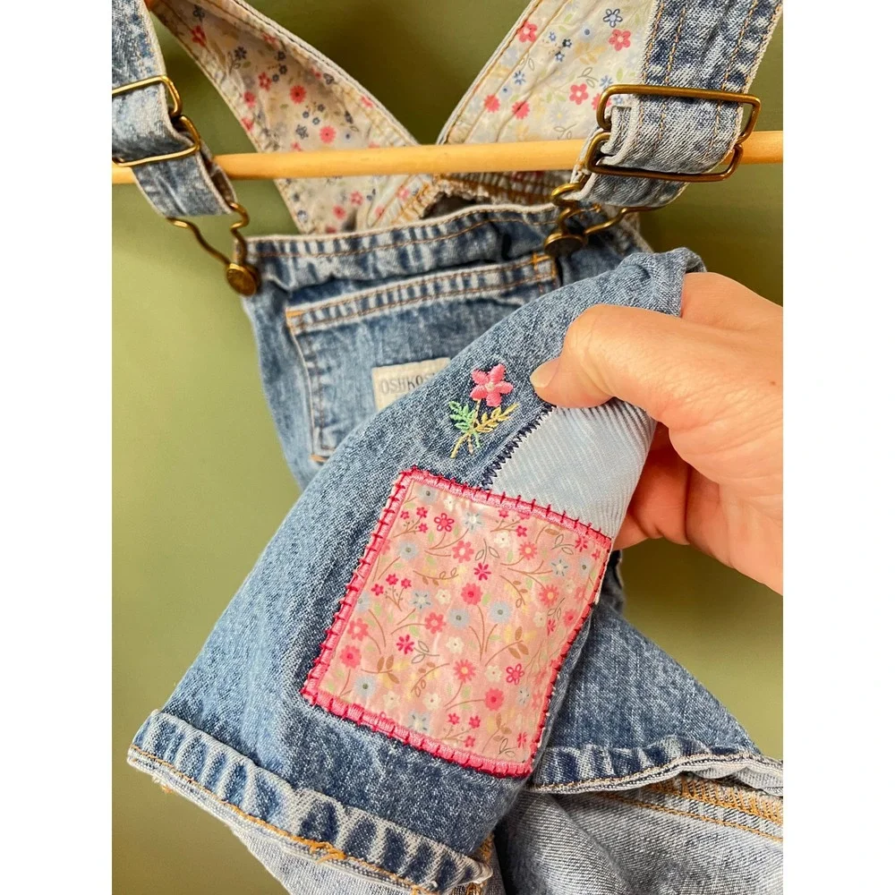 Vtg. OshKosh Bgosh Girls Denim Overall Jumper Dress Floral Patchwork Blue Size 6